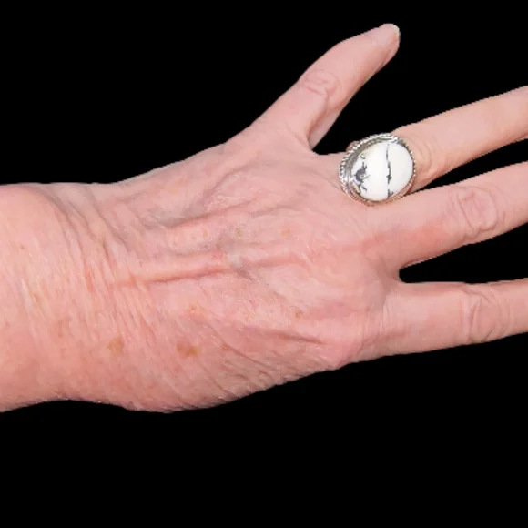 White Buffalo And Sterling Silver Chunky Ring NWOT - Picture 5 of 10